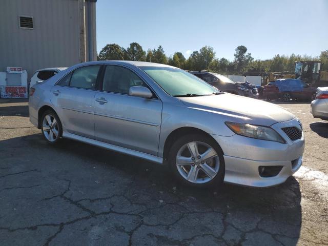 4T1BF3EK8BU149329 - 2011 TOYOTA CAMRY BASE Gümüş foto 4