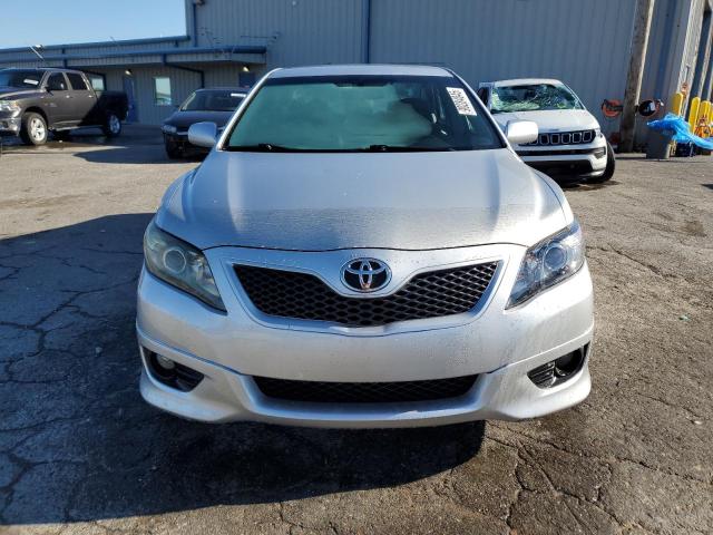 4T1BF3EK8BU149329 - 2011 TOYOTA CAMRY BASE Gümüş foto 5