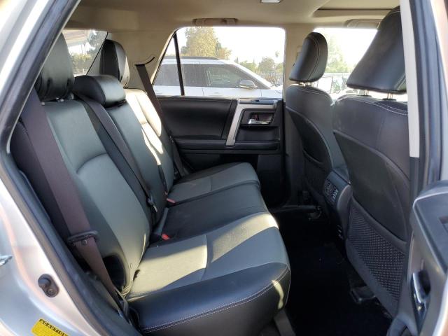 JTEBU5JR2G5400738 - 2016 TOYOTA 4RUNNER SR5/SR5 PREMIUM SILVER photo 11