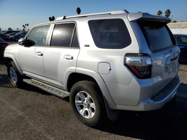 JTEBU5JR2G5400738 - 2016 TOYOTA 4RUNNER SR5/SR5 PREMIUM SILVER photo 2