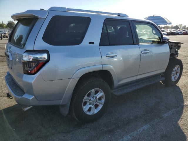 JTEBU5JR2G5400738 - 2016 TOYOTA 4RUNNER SR5/SR5 PREMIUM SILVER photo 3