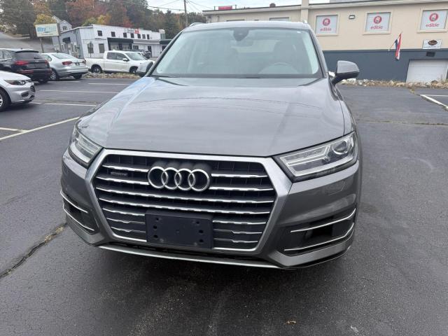 WA1AAAF70HD055784 - 2017 AUDI Q7 PREMIUM შავი ფოტო 10