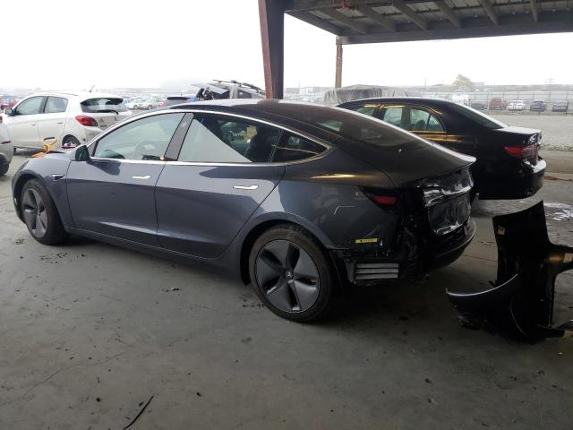 5YJ3E1EAXJF033970 - 2018 TESLA MODEL 3 Серый фото 2
