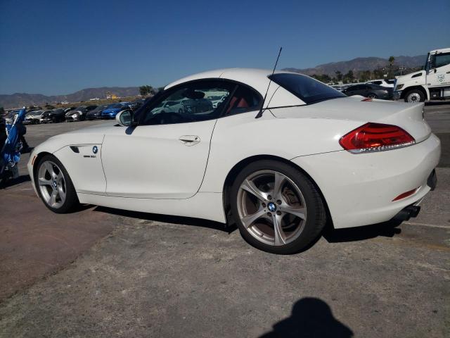 WBALM5C56BE378381 - 2011 BMW Z4 SDRIVE30I WHITE photo 2