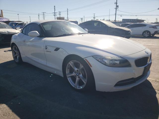WBALM5C56BE378381 - 2011 BMW Z4 SDRIVE30I WHITE photo 4