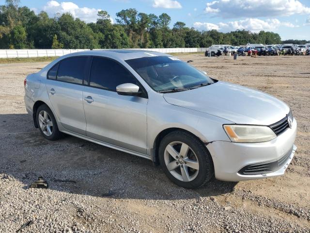 3VW3L7AJ1CM385698 - 2012 VOLKSWAGEN JETTA TDI SILVER photo 4