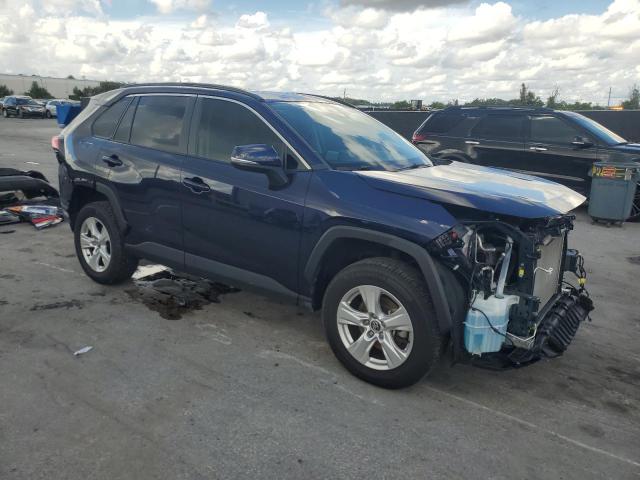 2T3W1RFV6MW123611 - 2021 TOYOTA RAV4 XLE BLUE photo 4