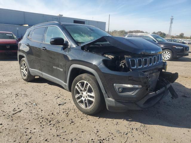 3C4NJCBB4KT706462 - 2019 JEEP COMPASS LATITUDE Черный фото 4