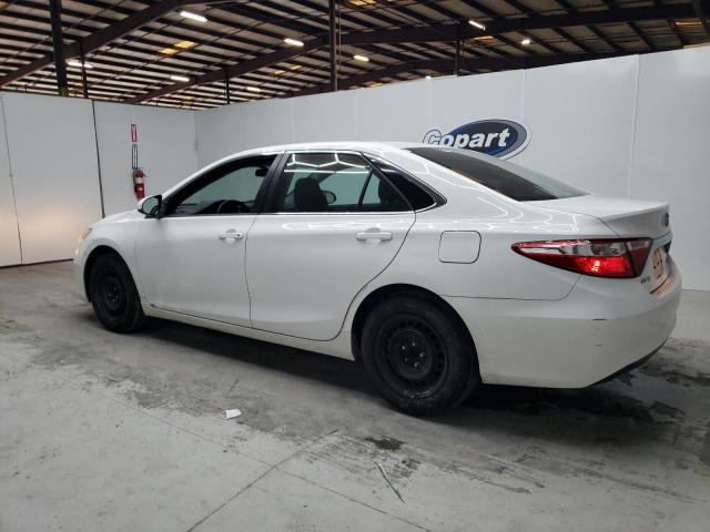 4T1BF1FK4GU237482 - 2016 TOYOTA CAMRY LE WHITE photo 2