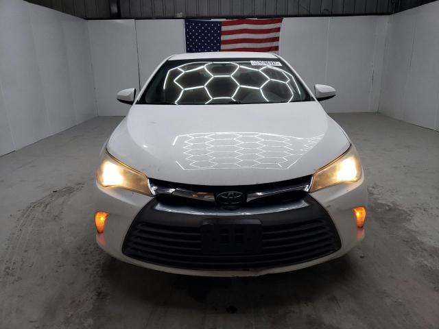 4T1BF1FK4GU237482 - 2016 TOYOTA CAMRY LE WHITE photo 5