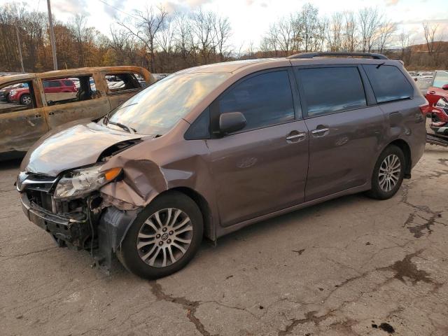 2018 TOYOTA SIENNA XLE, 