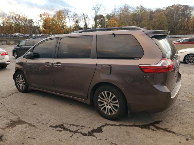 5TDYZ3DC4JS963349 - 2018 TOYOTA SIENNA XLE Коричневый фото 2