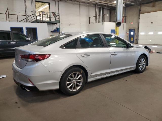 5NPE24AF5JH611575 - 2018 HYUNDAI SONATA SE SILVER photo 3