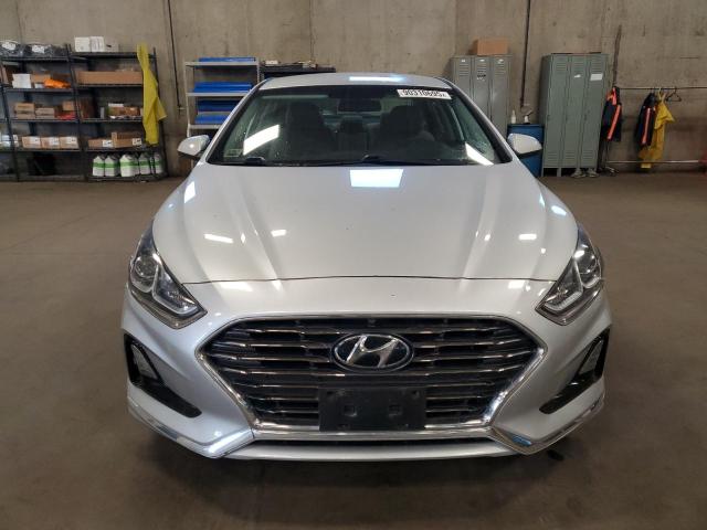 5NPE24AF5JH611575 - 2018 HYUNDAI SONATA SE SILVER photo 5