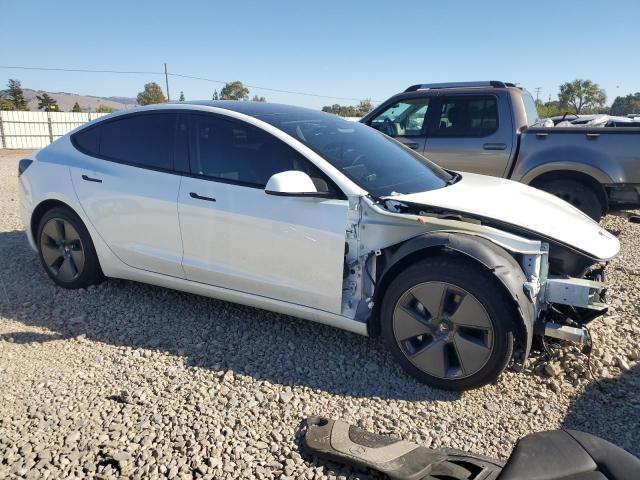 5YJ3E1EB4NF294977 - 2022 TESLA MODEL 3 WHITE photo 4