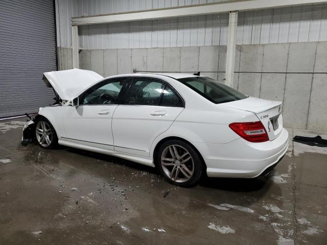 WDDGF8AB9DR279967 - 2013 MERCEDES-BENZ C 300 4MATIC WHITE photo 2