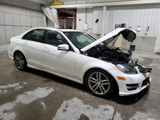 WDDGF8AB9DR279967 - 2013 MERCEDES-BENZ C 300 4MATIC WHITE photo 4