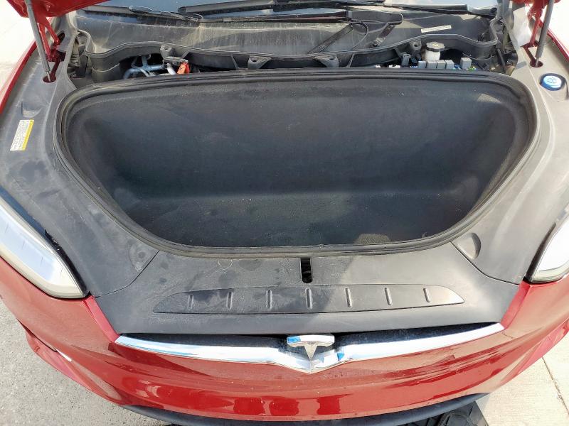 5YJXCBE40GF001352 - 2016 TESLA MODEL X RED photo 11