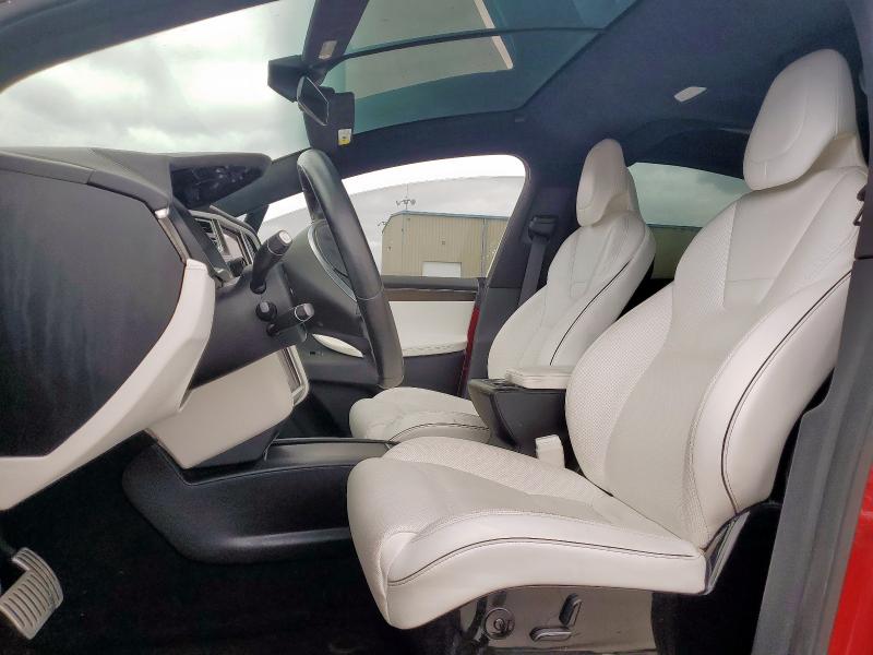 5YJXCBE40GF001352 - 2016 TESLA MODEL X RED photo 7