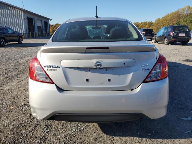 3N1CN7AP0KL828884 - 2019 NISSAN VERSA S 银色 照片 6