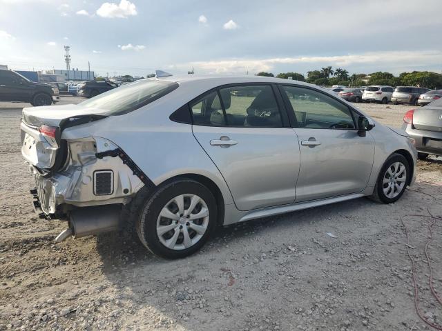 JTDEPMAEXMJ159675 - 2021 TOYOTA COROLLA LE SILVER photo 3
