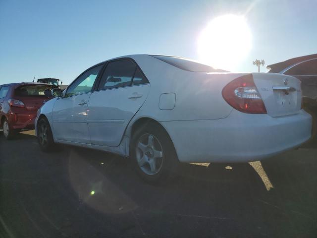 4T1BE32K52U095379 - 2002 TOYOTA CAMRY LE WHITE photo 2