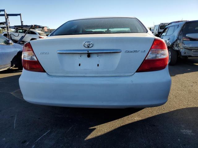 4T1BE32K52U095379 - 2002 TOYOTA CAMRY LE WHITE photo 6