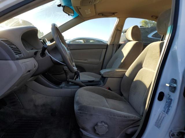 4T1BE32K52U095379 - 2002 TOYOTA CAMRY LE WHITE photo 7