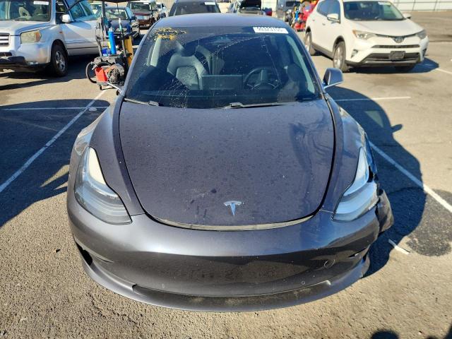 5YJ3E1EAXJF037100 - 2018 TESLA MODEL 3 Qara foto 5