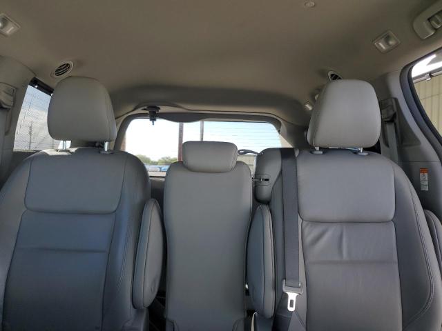 5TDYZ3DC5KS994546 - 2019 TOYOTA SIENNA XLE WHITE photo 10