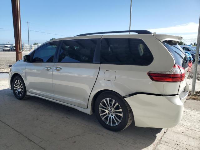 5TDYZ3DC5KS994546 - 2019 TOYOTA SIENNA XLE WHITE photo 2