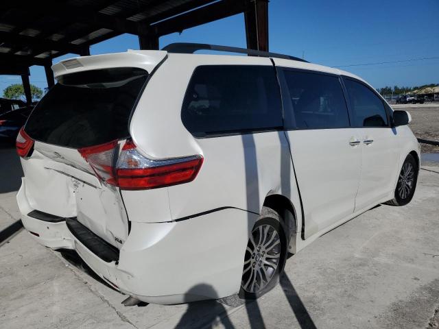 5TDYZ3DC5KS994546 - 2019 TOYOTA SIENNA XLE WHITE photo 3