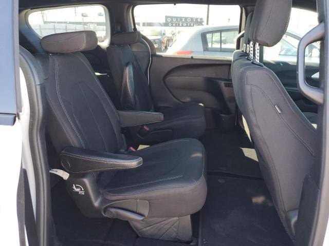 2C4RC1FG9JR287225 - 2018 CHRYSLER PACIFICA TOURING PLUS WHITE photo 11