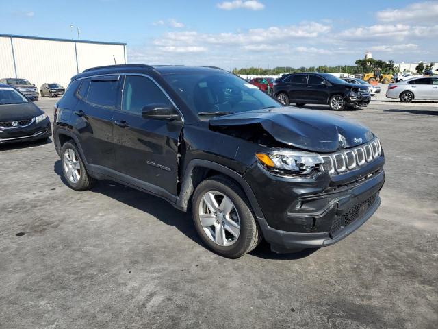 3C4NJCBB9NT155725 - 2022 JEEP COMPASS LATITUDE BLACK photo 4