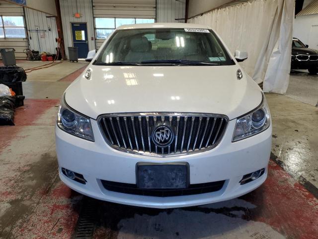 1G4GC5ER7DF209020 - 2013 BUICK LACROSSE Blanc photo 5