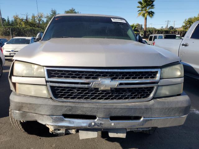 1GCHC24U86E152137 - 2006 CHEVROLET SILVERADO C2500 HEAVY DUTY SILVER photo 5