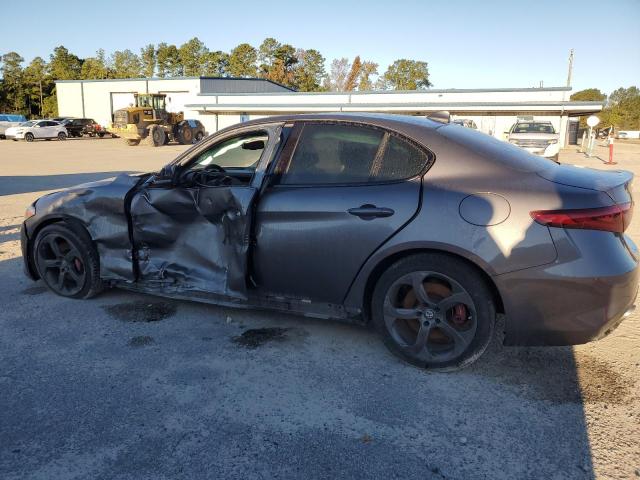 ZARFAEBN2J7566012 - 2018 ALFA ROMEO GIULIA GRAY photo 2