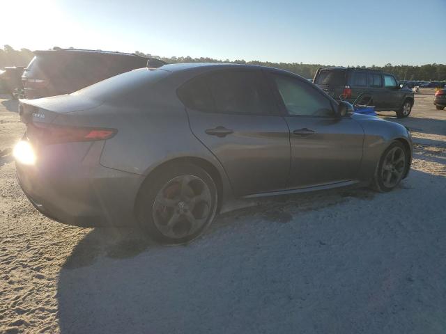 ZARFAEBN2J7566012 - 2018 ALFA ROMEO GIULIA GRAY photo 3