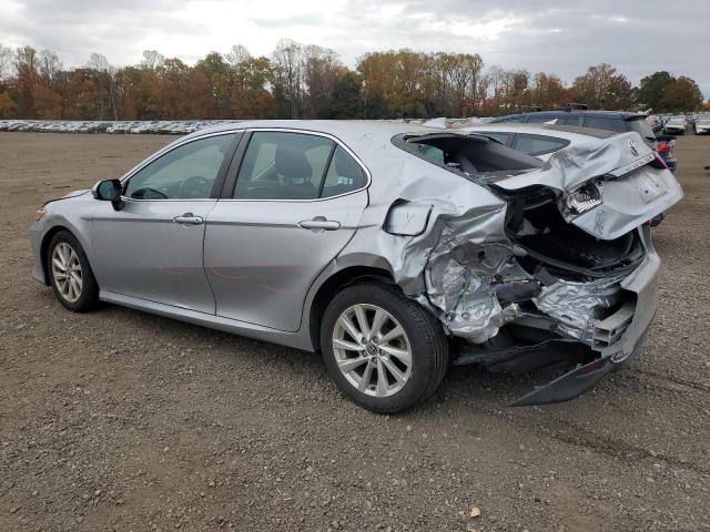 4T1C11AK8MU550007 - 2021 TOYOTA CAMRY LE SILVER photo 2