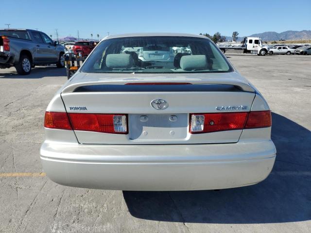 4T1BG22K81U068986 - 2001 TOYOTA CAMRY CE ვერცხლისფერი ფოტო 6