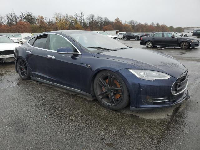 5YJSA1DP7DFP07140 - 2013 TESLA MODEL S Blau Foto 4