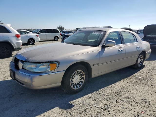 2000 LINCOLN TOWN CAR SIGNATURE, 