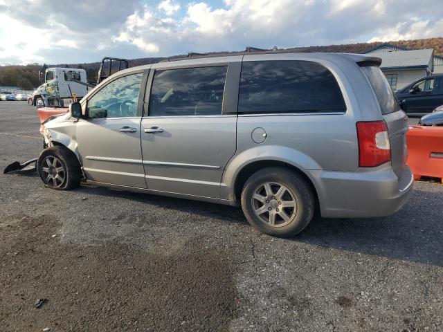 2C4RC1BG5DR584325 - 2013 CHRYSLER TOWN & COU TOURING SILVER photo 2