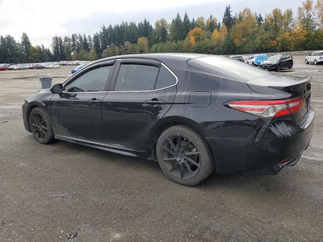 4T1B11HK3JU152958 - 2018 TOYOTA CAMRY L BLACK photo 2