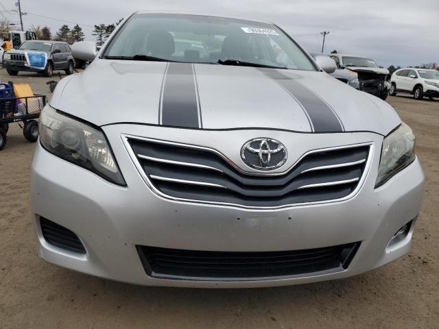 4T1BF3EK4AU570737 - 2010 TOYOTA CAMRY BASE SILVER photo 5