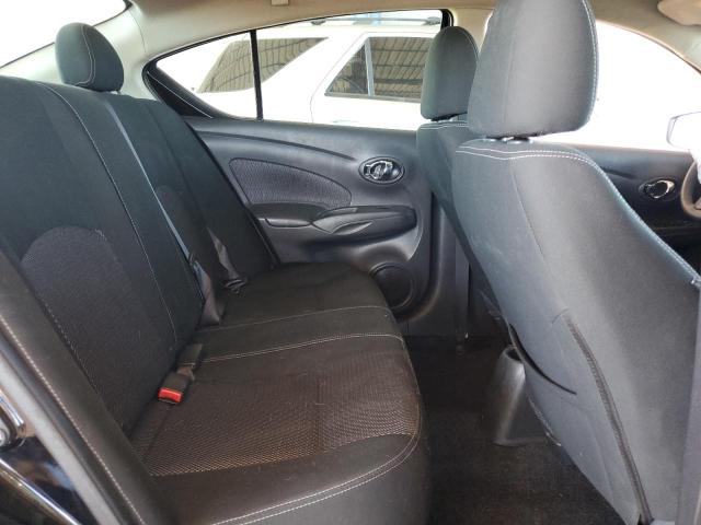 3N1CN7APXJL804218 - 2018 NISSAN VERSA S BLACK photo 10