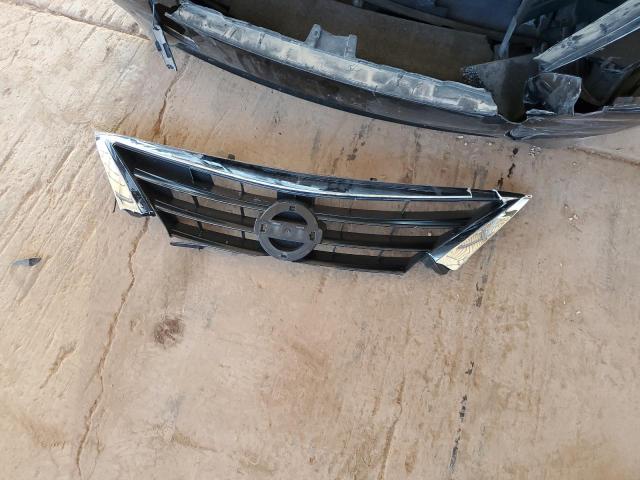 3N1CN7APXJL804218 - 2018 NISSAN VERSA S BLACK photo 12