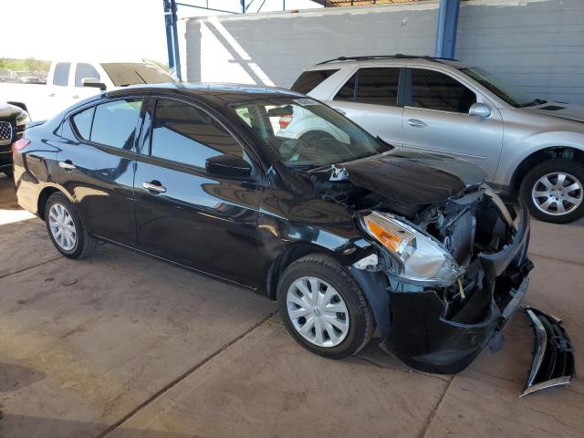 3N1CN7APXJL804218 - 2018 NISSAN VERSA S BLACK photo 4