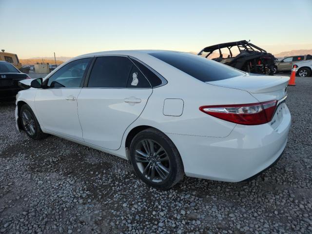 4T1BF1FK5GU225650 - 2016 TOYOTA CAMRY LE WHITE photo 2