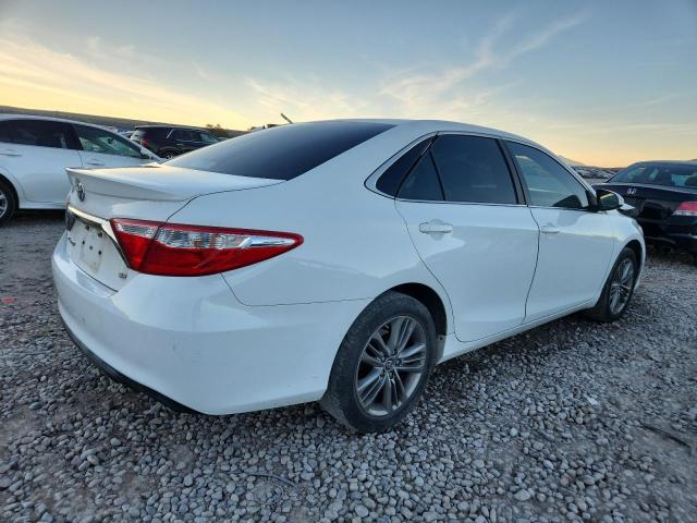 4T1BF1FK5GU225650 - 2016 TOYOTA CAMRY LE WHITE photo 3
